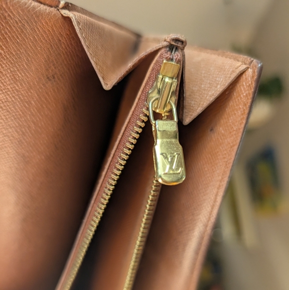 Louis Vuitton Monogram Brown Wallet - Picture 9 of 10